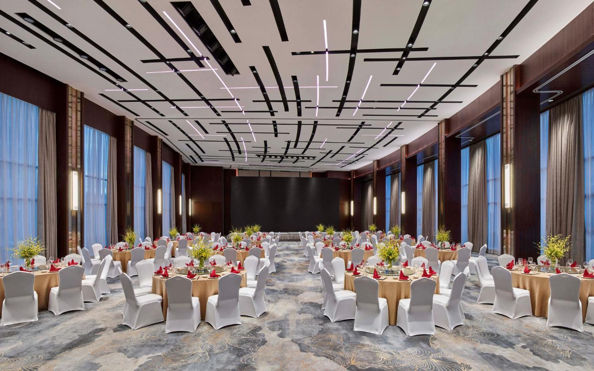 Crowne Plaza Zhuhai City Center By Ihg - Offers Free One-Way Shuttle To Chimelong Ocean Kingdom Eksteriør billede
