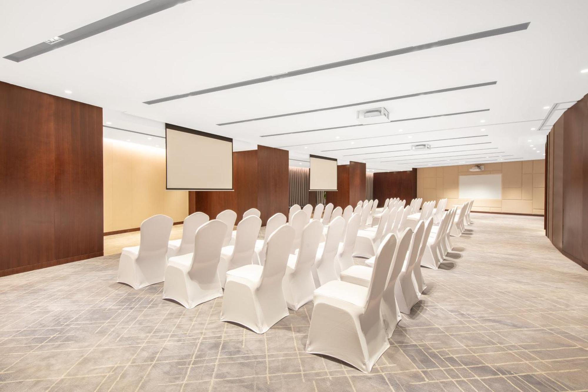 Crowne Plaza Zhuhai City Center By Ihg - Offers Free One-Way Shuttle To Chimelong Ocean Kingdom Eksteriør billede