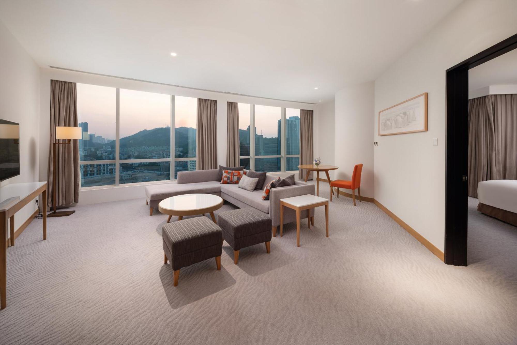 Crowne Plaza Zhuhai City Center By Ihg - Offers Free One-Way Shuttle To Chimelong Ocean Kingdom Eksteriør billede