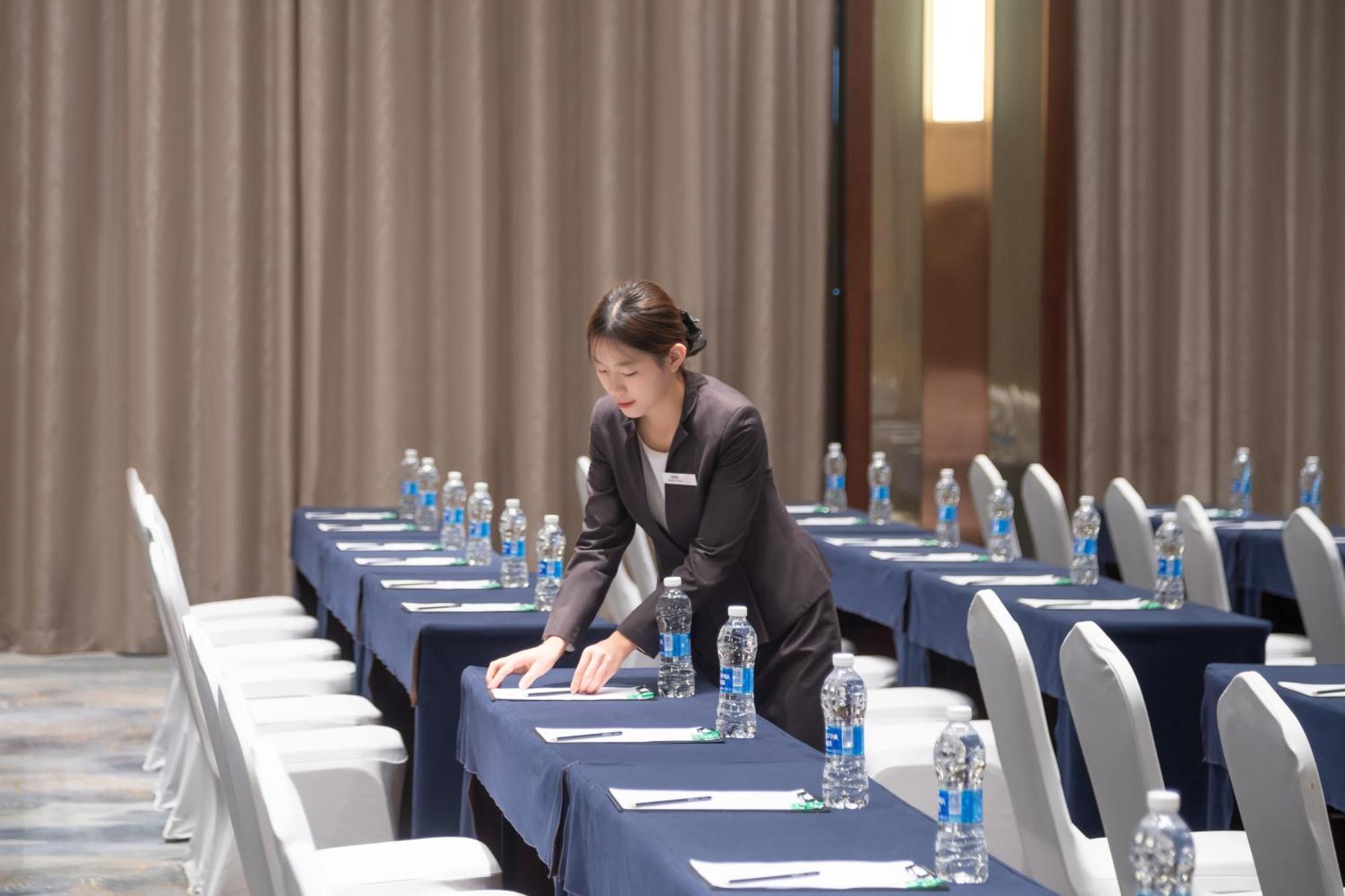 Crowne Plaza Zhuhai City Center By Ihg - Offers Free One-Way Shuttle To Chimelong Ocean Kingdom Eksteriør billede
